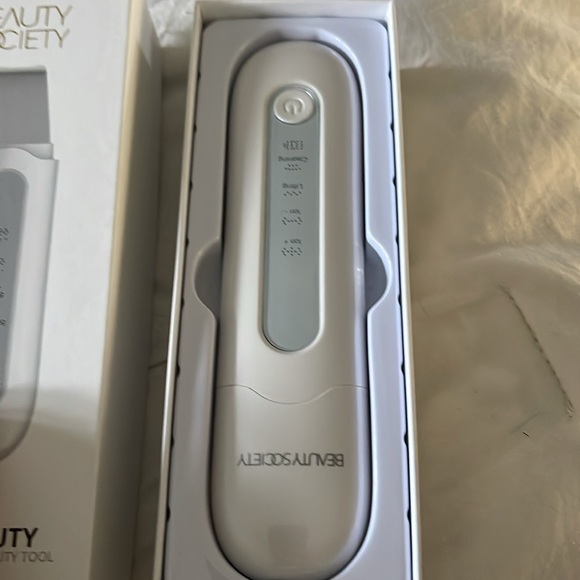 NWT Beauty Society Ion Beauty Ultrasonic Beauty Tool with USB Charger & Manual - Picture 4 of 4